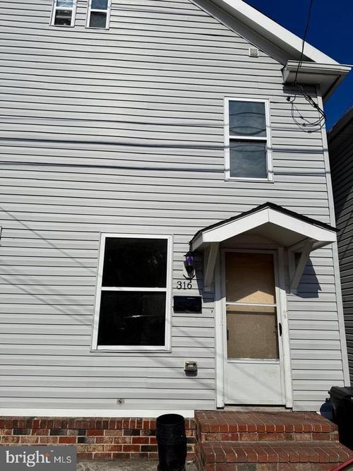 316 N High St, MARTINSBURG, WV, 25404-4422 | Card Image