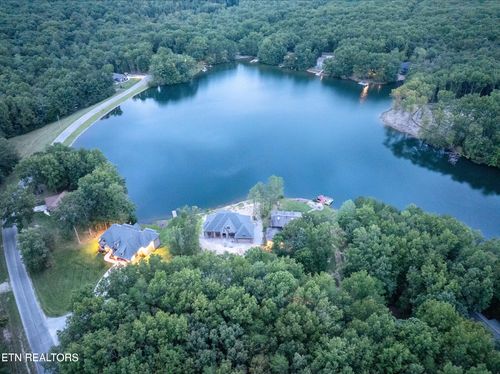 16 Heiskell Ct, Crossville, TN, 38558-8237 | Card Image