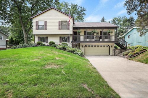 9 Krystana Way, MADISON, WI, 53711-3251 | Card Image