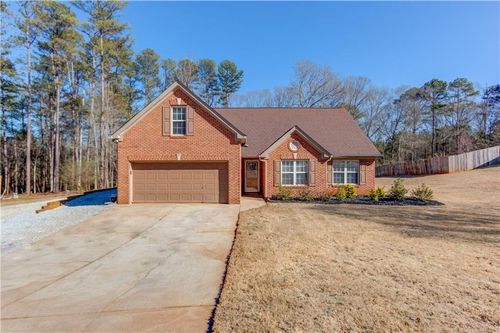 104 Jacob Dr, Hoschton, GA, 30548-2979 | Card Image