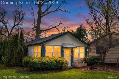 141 W Granet Ave, Hazel Park, MI, 48030-2066 | Card Image