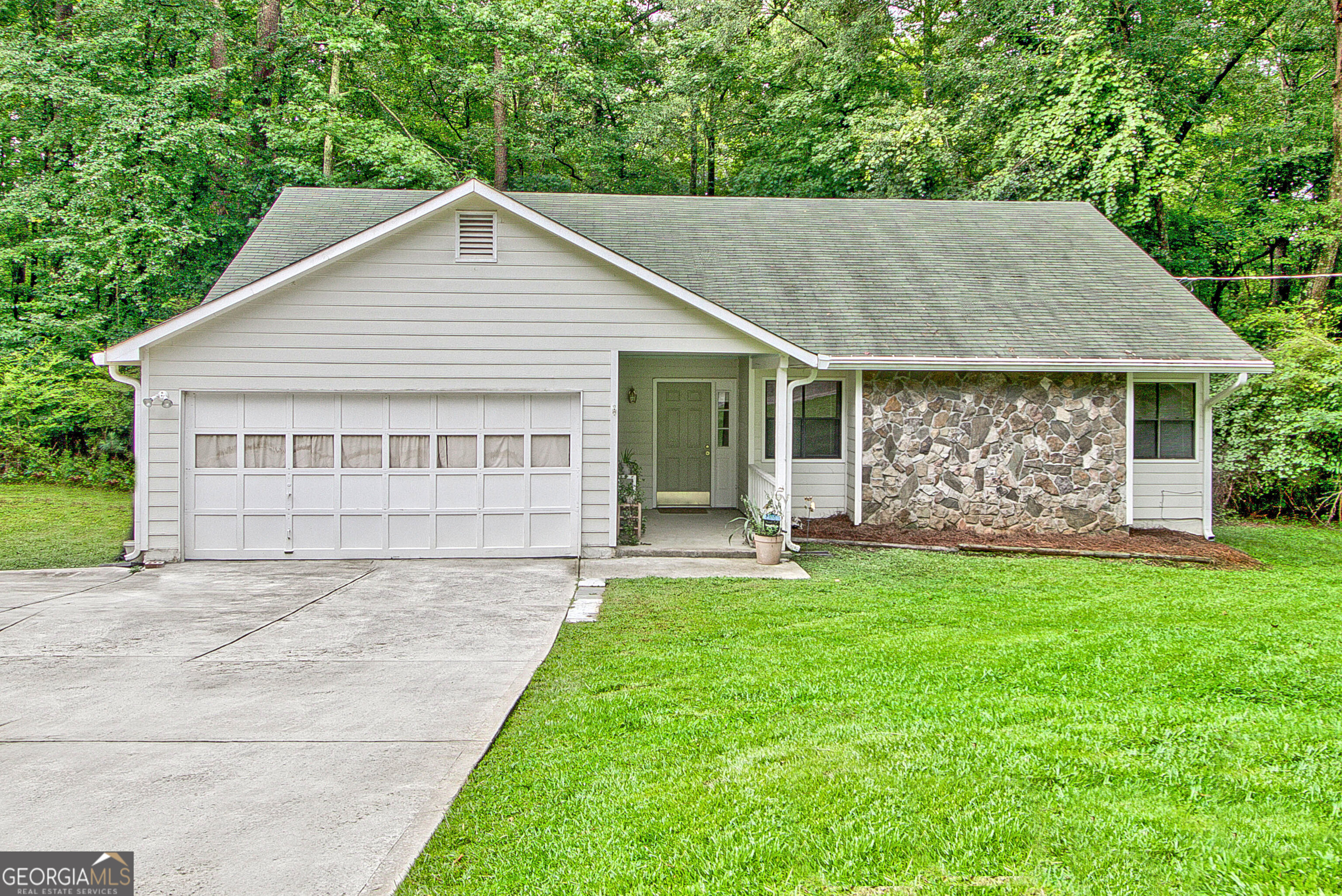 Bend Ct, Jonesboro, GA 30238