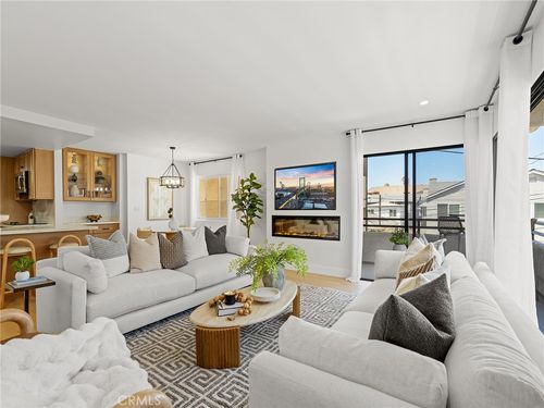 203-1 62nd Pl, Long Beach, CA, 90803-5672 | Card Image