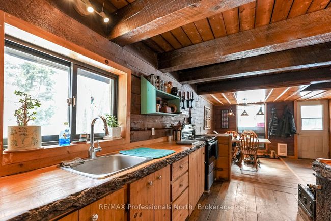 1015 Calbrett Rd, House other with 1 bedrooms, 1 bathrooms and 5 parking in Haliburton ON | Image 11