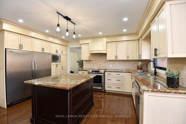 81 Jerome Park Dr, House other with 5 bedrooms, 4 bathrooms and 4 parking in Dundas ON | Image 15