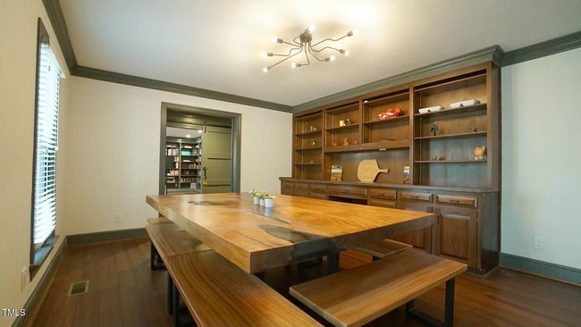 Dining | Image 14