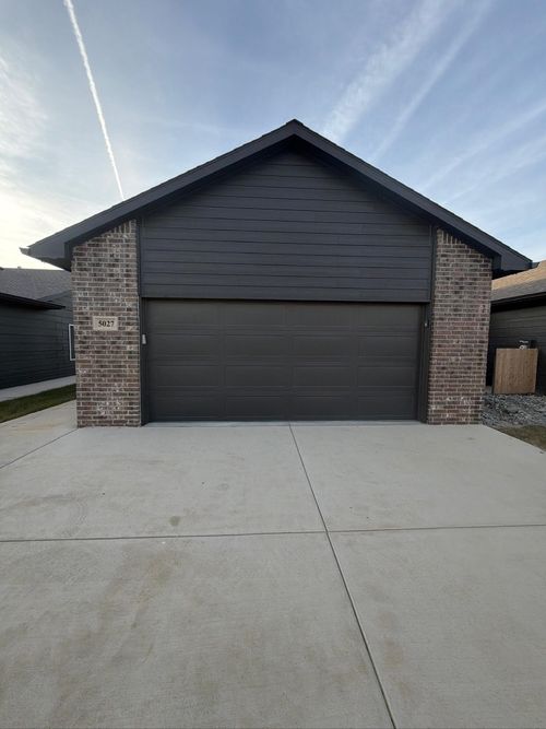 5027 N Fairmount Ave, Wichita, KS, 67220-2457 | Card Image