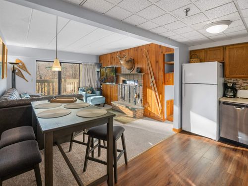 2e3-137 E Mountain Rd, Killington, VT, 05751-9615 | Card Image