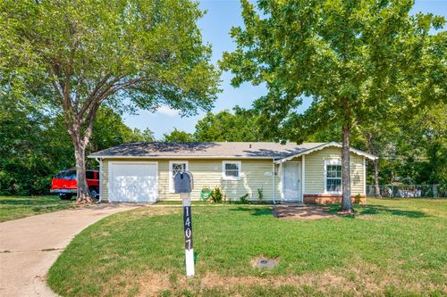 1407 Helen Cir, Arlington, TX, 76011-4715 | Card Image