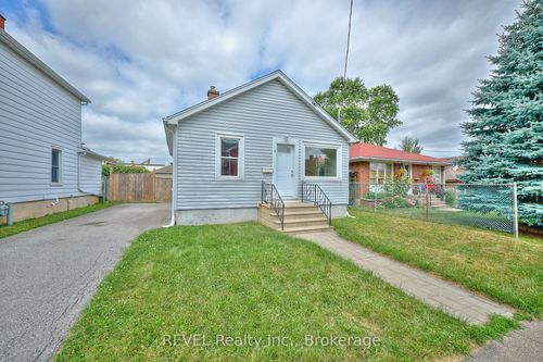 9 Colborne St, Thorold, ON, L2V3P6 | Card Image