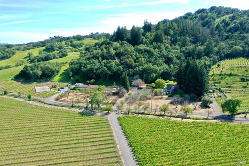 5520 W Soda Rock Ln, Healdsburg, CA, 95448-8008 | Card Image