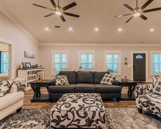 837 Wightman St, House other with 3 bedrooms, 3 bathrooms and 2 parking in Matagorda TX | Image 25