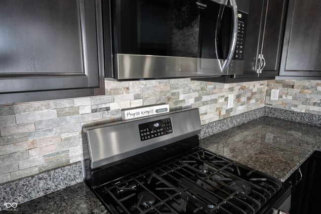 9770 Blue Violet Dr, Condo with 3 bedrooms, 3 bathrooms and null parking in Noblesville IN | Image 6