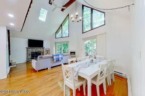 7206 Wigwam Way, Tobyhanna, PA, 18466-7926 | Card Image