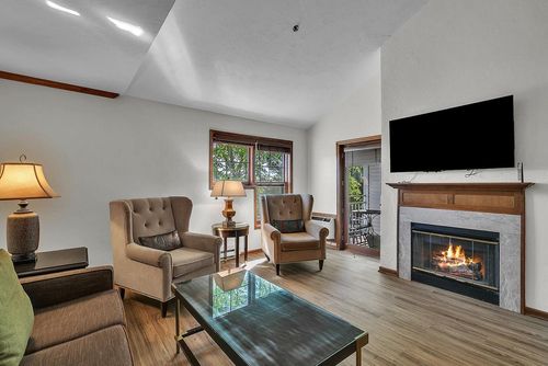 455-101 Osthoff Avenue, Elkhart Lake, WI, 53020 | Card Image