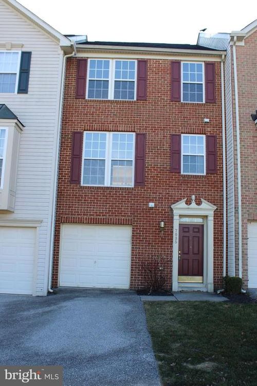 7035 S Sentinel Ln, YORK, PA, 17403-9487 | Card Image