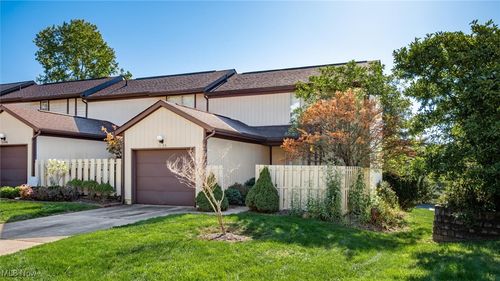 1106 S Slope Bay, Zanesville, OH, 43701-1568 | Card Image