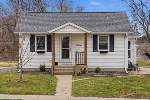 418 E Wall St, Morrison, IL, 61270-2747 | Card Image
