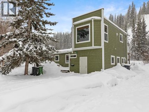 8150 8th Ave, Whitehorse, YT, Y1A1S4 | Card Image