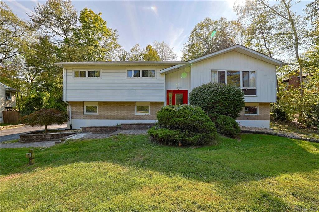 Panessa Dr, Poughkeepsie, NY 12603