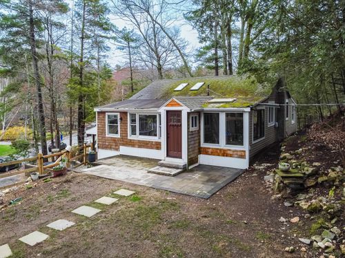 21 Hemlock Heights Rd, Atkinson, NH, 03811-2122 | Card Image