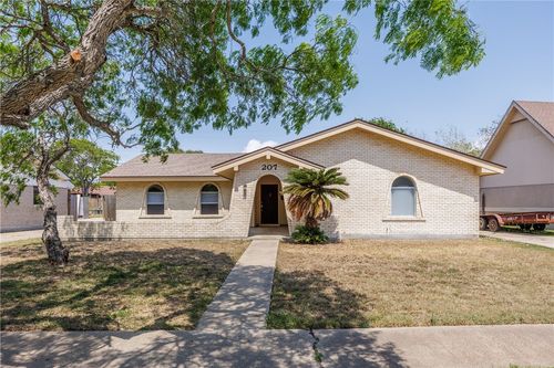207 Blanco Dr, Portland, TX, 78374-1303 | Card Image