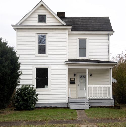 1113 9th St, Moundsville, WV, 26041-2206 | Card Image