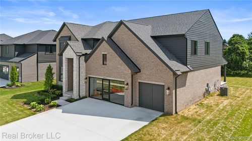 35837 Windridge Dr, New Baltimore, MI, 48047-5853 | Card Image