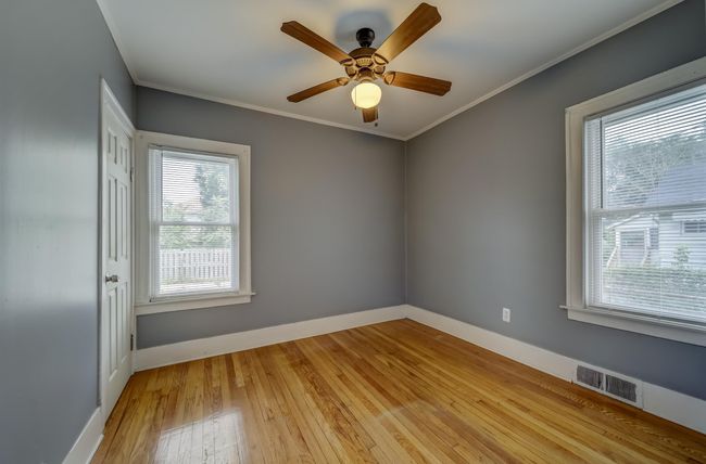 27 Milton Ave, Home with 2 bedrooms, 1 bathrooms and null parking in Hazel Park MI | Image 9
