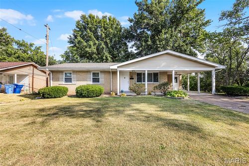 660 Herbst Dr, Florissant, MO, 63031-5432 | Card Image