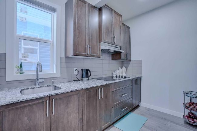 24 Corner Meadows Row Ne, House detached with 6 bedrooms, 3 bathrooms and 7 parking in Calgary AB | Image 12
