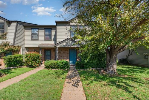 724 W Collins St, Denton, TX, 76201-7173 | Card Image