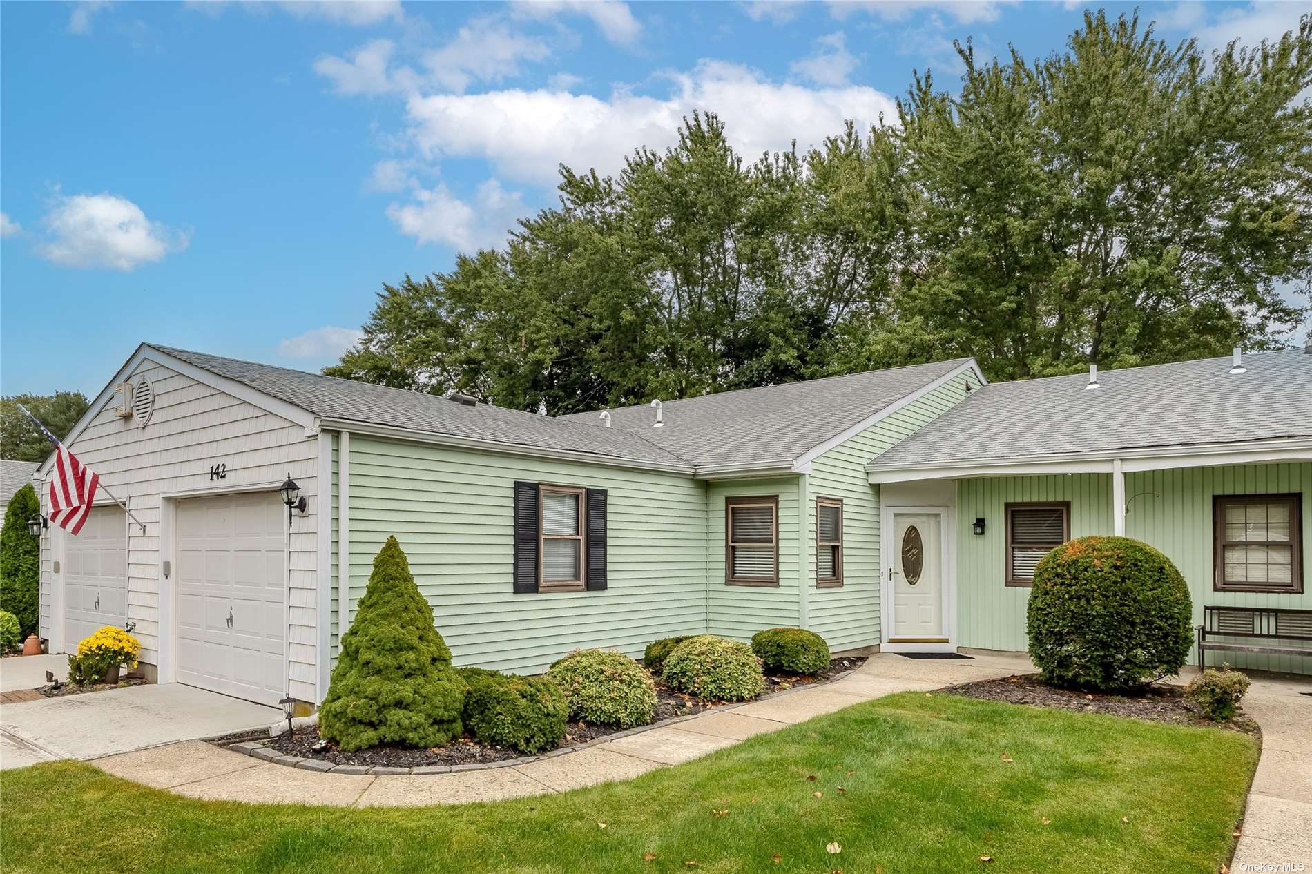 Knolls Dr, Stony Brook, NY 11790