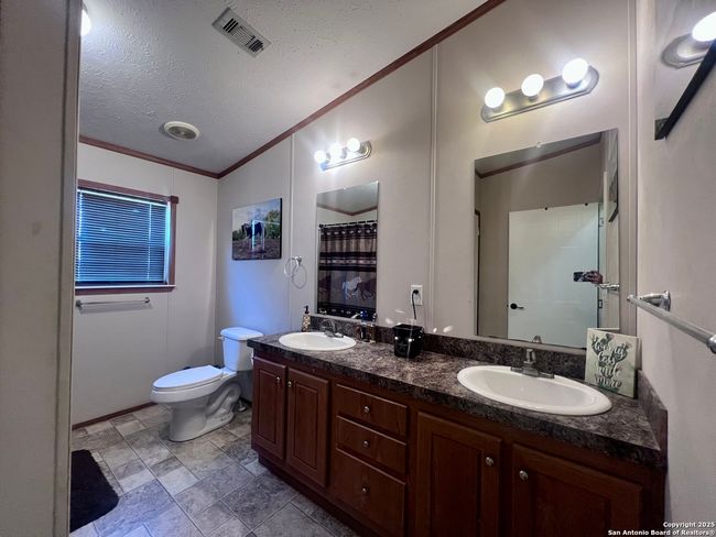 8990 Fm 2146, House other with 4 bedrooms, 2 bathrooms and null parking in Jourdanton TX | Image 25