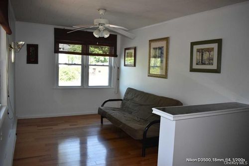 571 South St, Highland, NY, 12528-2233 | Card Image