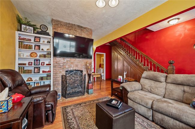 322 Darsie St, House other with 3 bedrooms, 2 bathrooms and 2 parking in Bloomfield PA | Image 7
