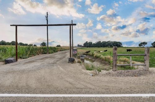 2498 Track Rd, Melba, ID, 83641-5036 | Card Image