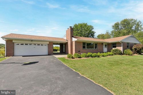 49 E 7 Stars Rd, PHOENIXVILLE, PA, 19460-4833 | Card Image