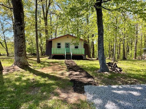 332 Alpine Crest Rd, Fancy Gap, VA, 24328-4125 | Card Image