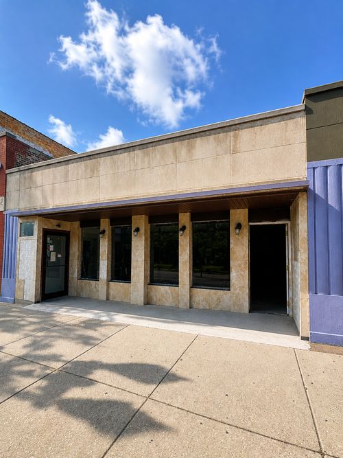 2114 W Devon Ave, Chicago, IL, 60659-2106 | Card Image