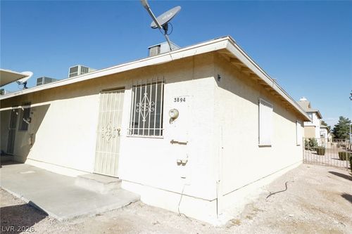 3894 Soda Springs Dr, Las Vegas, NV, 89115-7436 | Card Image