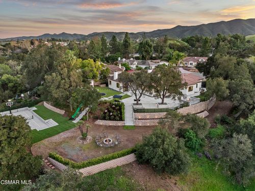 911 Vivian Cir, Newbury Park, CA, 91320-2740 | Card Image