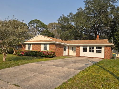 1011 Julia Ave, Niceville, FL, 32578-2624 | Card Image