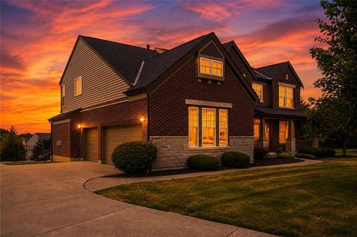5281 Elmwood Ln, Liberty Twp, OH, 45044-5069 | Card Image
