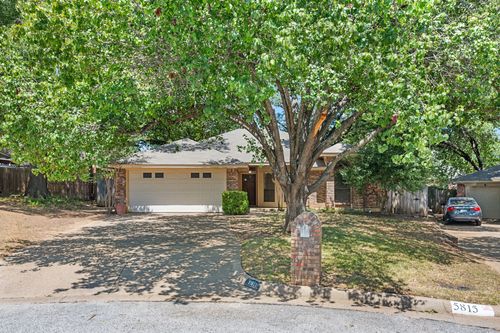5811 Terra Dr, Arlington, TX, 76017-4215 | Card Image