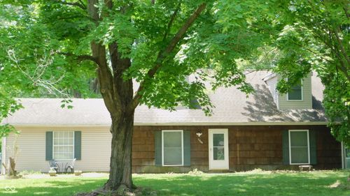 7966 Chiltern Dr, Indianapolis, IN, 46268-2024 | Card Image