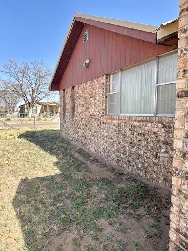 500 W F St, House other with 3 bedrooms, 1 bathrooms and null parking in Monahans TX | Image 15