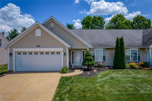 1446 Chesapeake Ave, Louisville, OH, 44641-7802 | Card Image