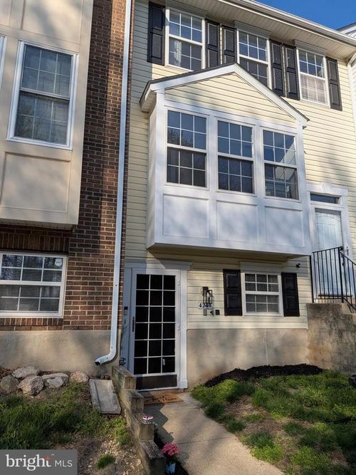 5-4240 Applegate Ln, SUITLAND, MD, 20746-3063 | Card Image