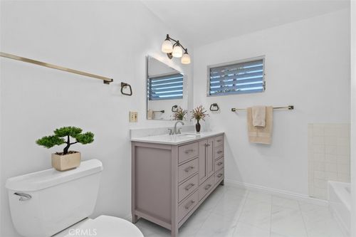 a-307 N Acacia Ave, Fullerton, CA, 92831-4029 | Card Image